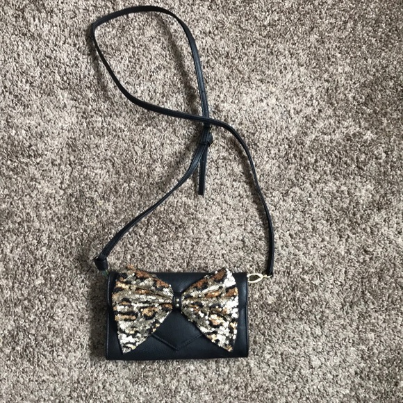 Betsey Johnson Handbags - Betsy Johnson Cross Body
